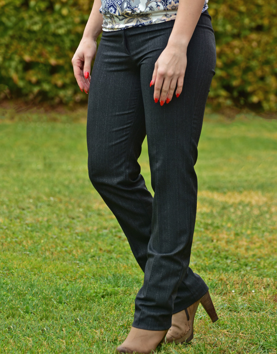 Dámské kalhoty - barva tmavě šedivá/proužek